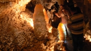 PICTURES/Caverns of Sonora - Texas/t_Backlit Stalagmite3.JPG